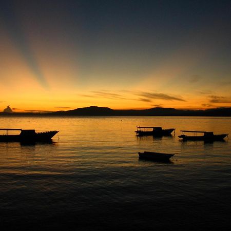 Bunaken Divers Sea Breeze Resort Buitenkant foto