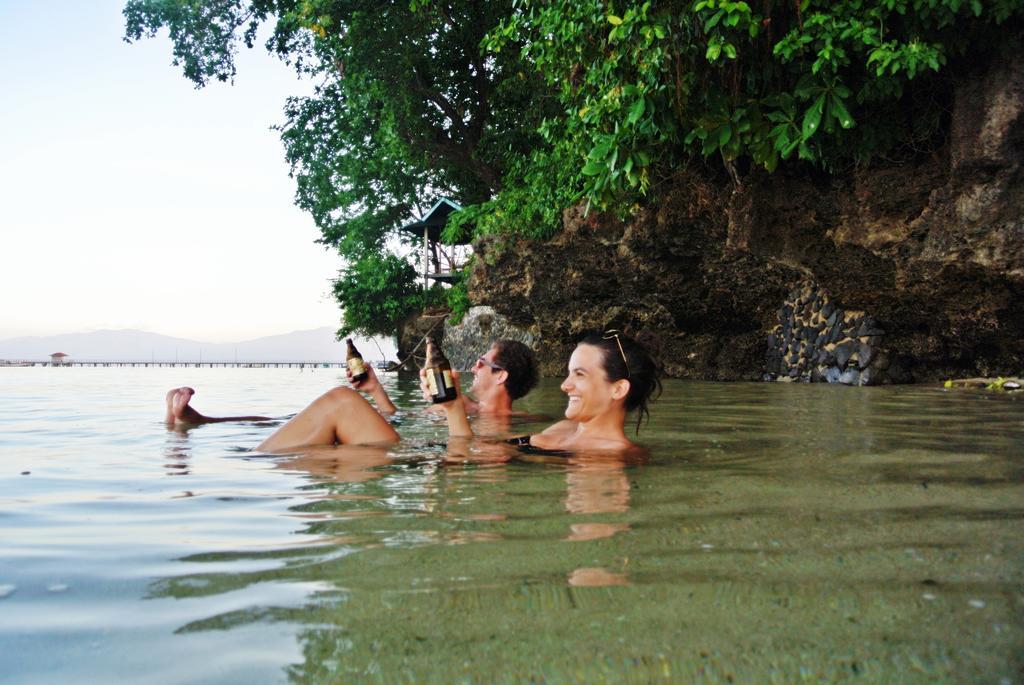 Bunaken Divers Sea Breeze Resort Buitenkant foto