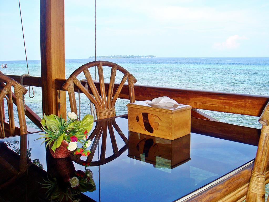Bunaken Divers Sea Breeze Resort Buitenkant foto