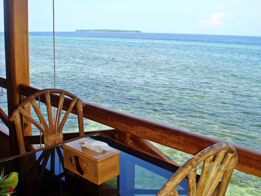 Bunaken Divers Sea Breeze Resort Buitenkant foto