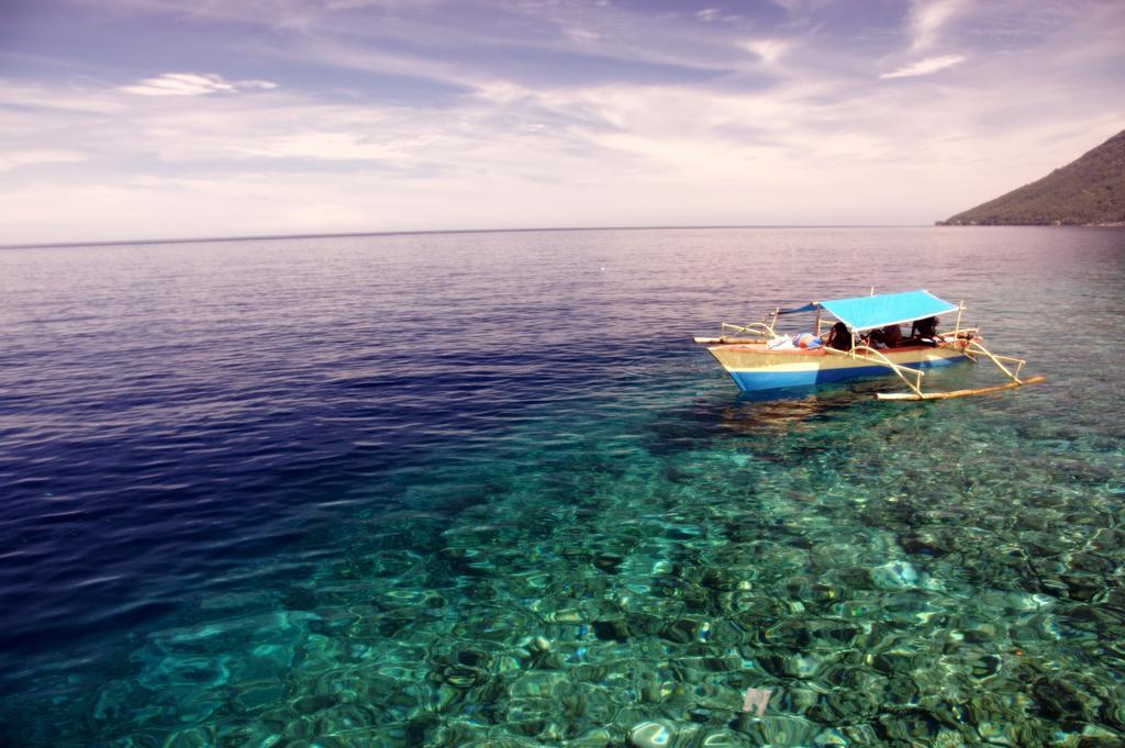 Bunaken Divers Sea Breeze Resort Buitenkant foto