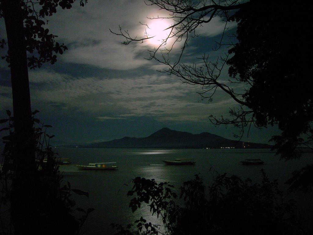 Bunaken Divers Sea Breeze Resort Buitenkant foto