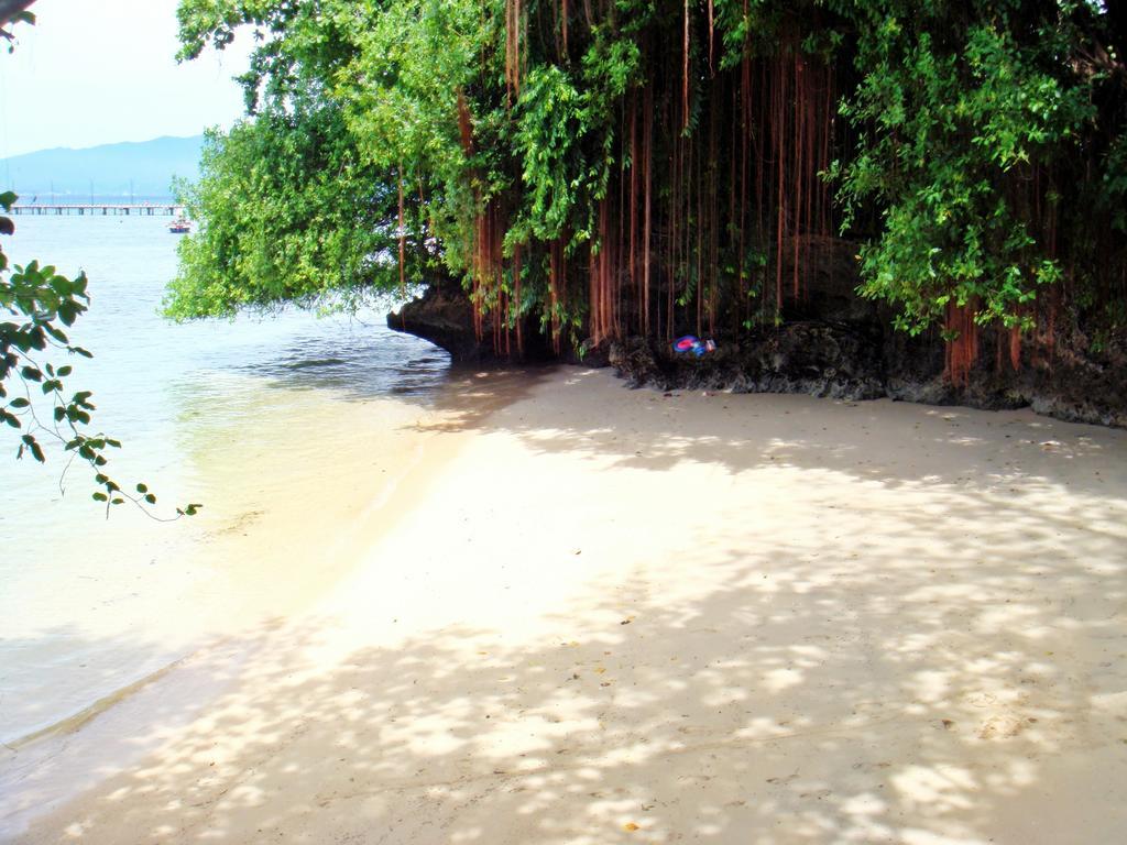 Bunaken Divers Sea Breeze Resort Buitenkant foto