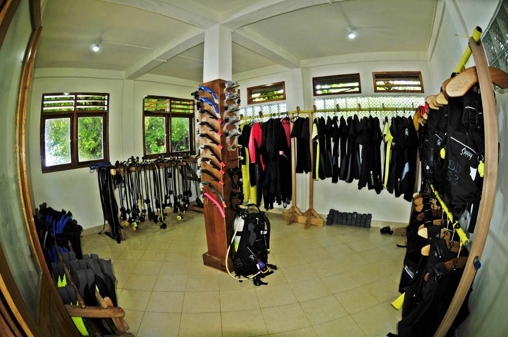 Bunaken Divers Sea Breeze Resort Buitenkant foto