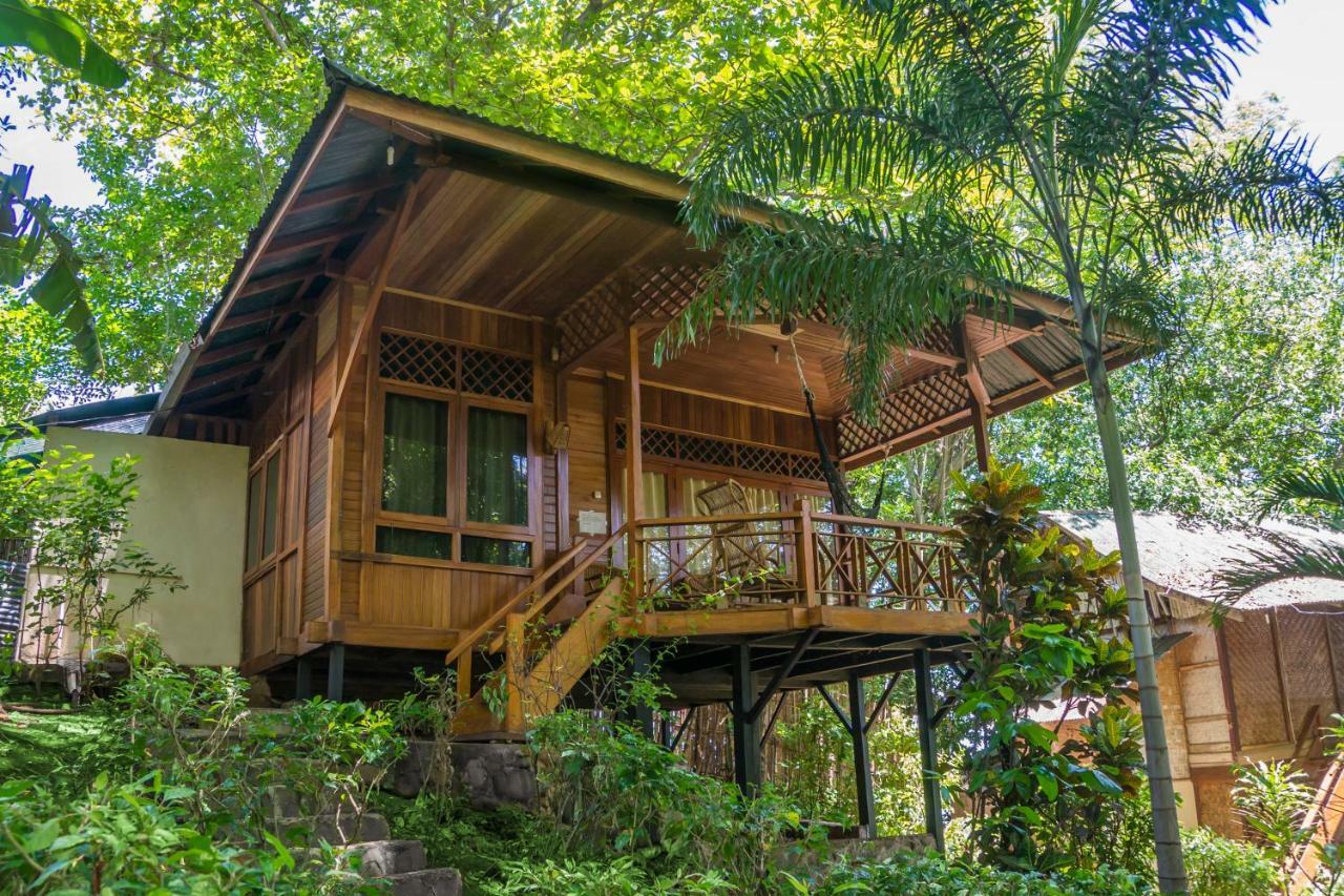 Bunaken Divers Sea Breeze Resort Buitenkant foto