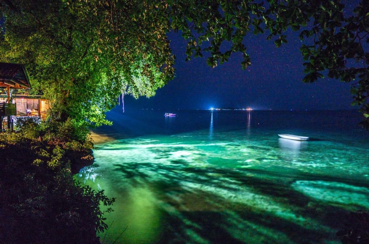 Bunaken Divers Sea Breeze Resort Buitenkant foto